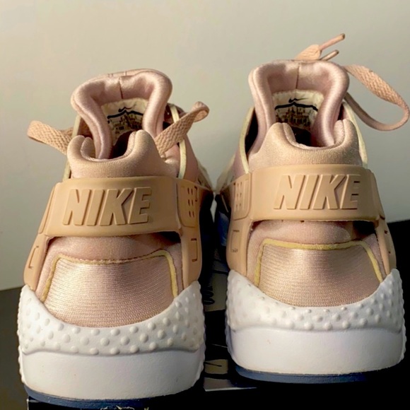 Huarache Run GS 'Particle Rose' - Picture 2 of 3